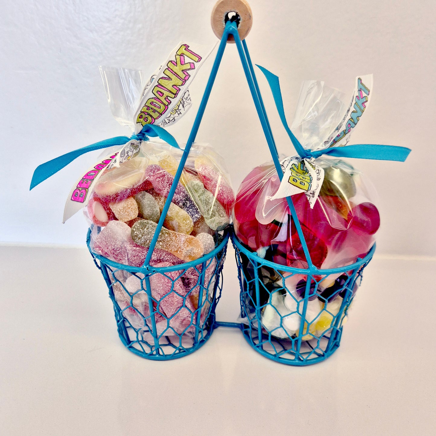 Mandje met snoepjes - blauw