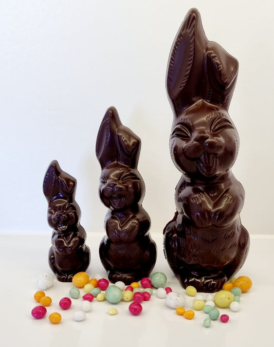 Lachend haasje PUUR- chocolade figuur