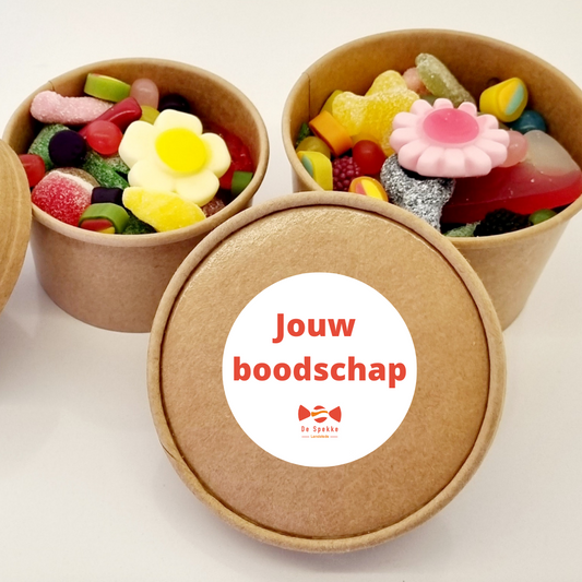 Snoeppot gevuld met snoepjes, ideale traktatie