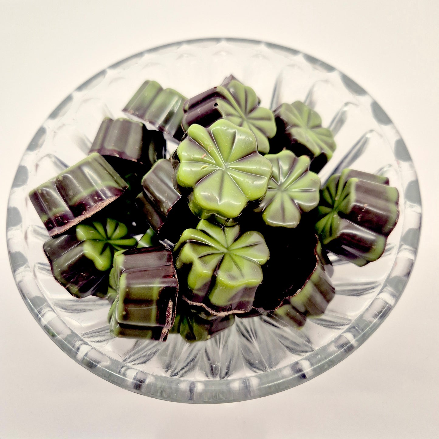 Praline - Klavertje vier puur gevuld met appelganache