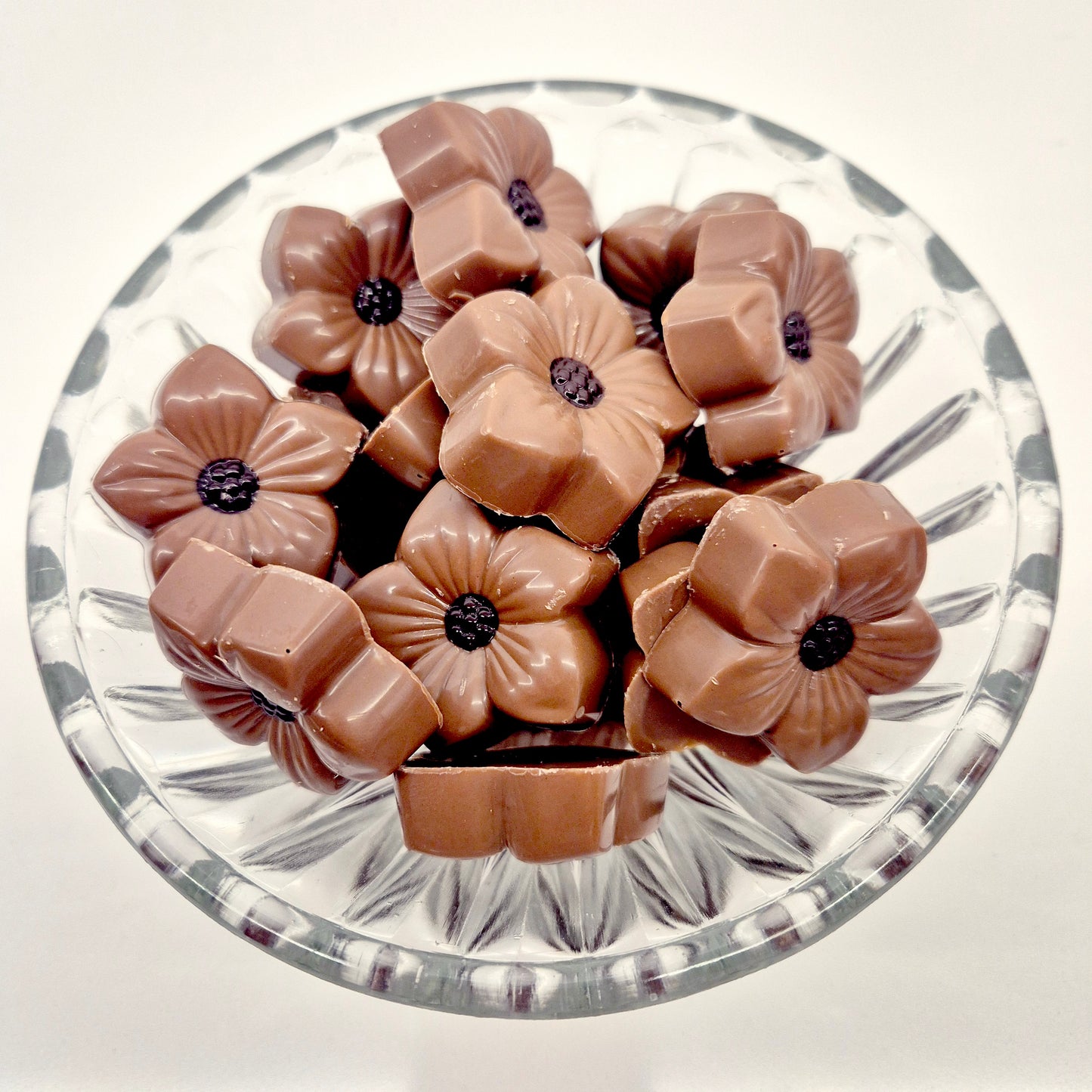 Praline - Viooltje melk gevuld met karamel