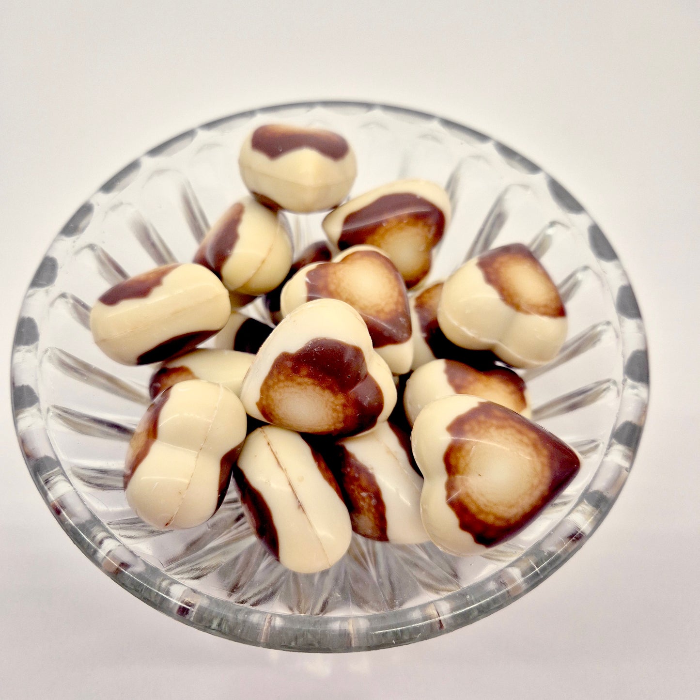 Praline hartjes wit, gevuld met pistache