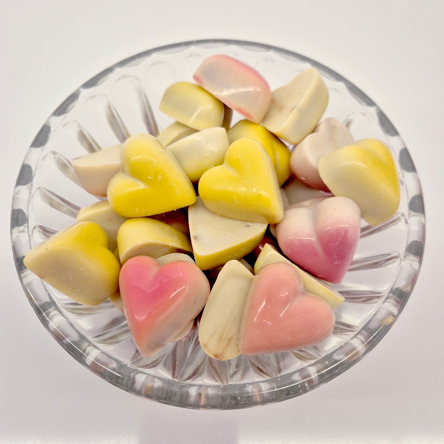 Praline hartjes wit, gevuld met praliné